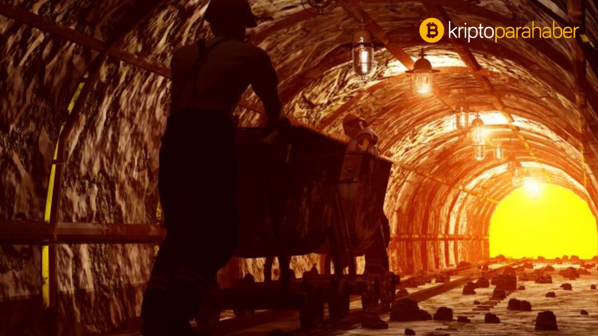 Bitcoin madencileri 2020'den beri ilk kez satışı durdurdu